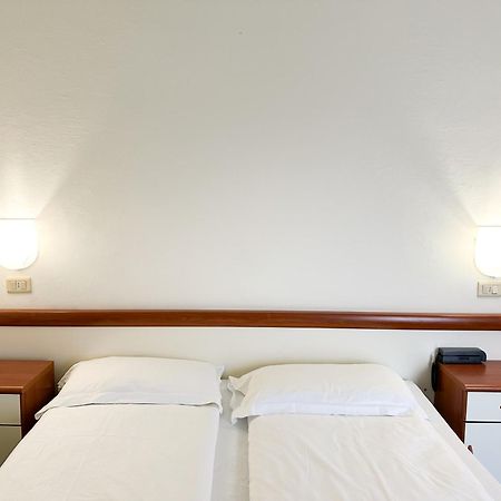 Hotel Bristol Riva del Garda Exterior foto