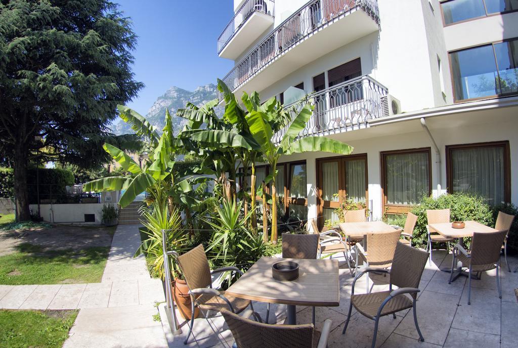 Hotel Bristol Riva del Garda Exterior foto