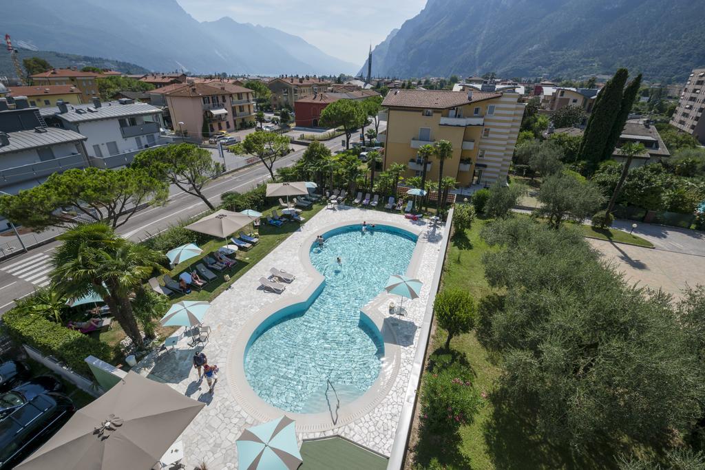 Hotel Bristol Riva del Garda Exterior foto